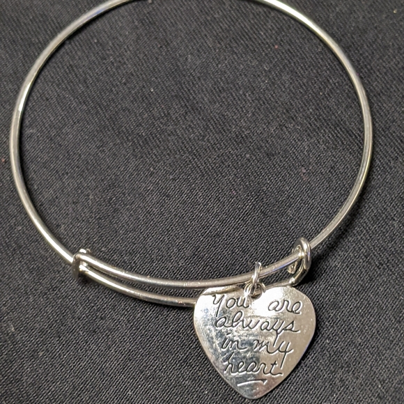 Expandable bracelet with a forever in your heart message - Picture 1 of 1